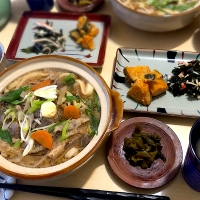 11/29(金)昼食　#昼ごはん　•甘酒入りの豚汁うどん　•南瓜の甘酒煮/ワカメの甘酒甘酢和え　•高菜漬け　•柿　　‥昨夜のお残りで‥